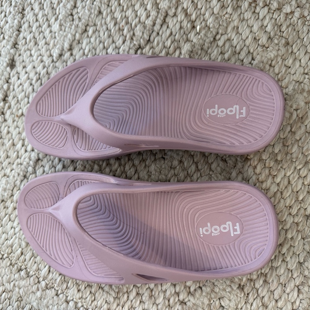 Floopi Blair Comfort Thongs Flip Flops Blush Light Pink EU 36 / US 6 $50 Retail - Picture 5 of 8